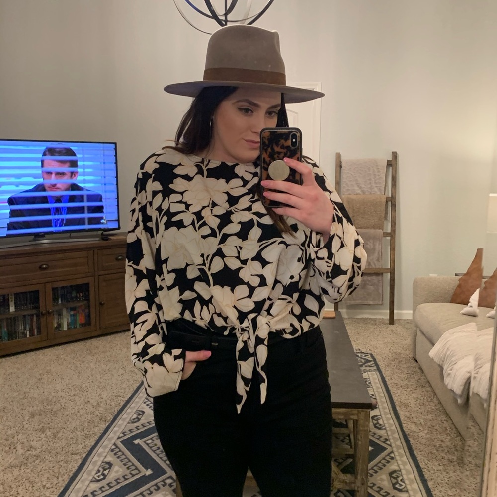 Floral Print Blouse with tie